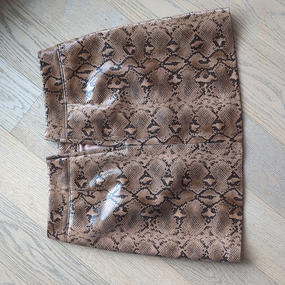 Faux Snake Skin Mini Skirt - Picture 2 of 5